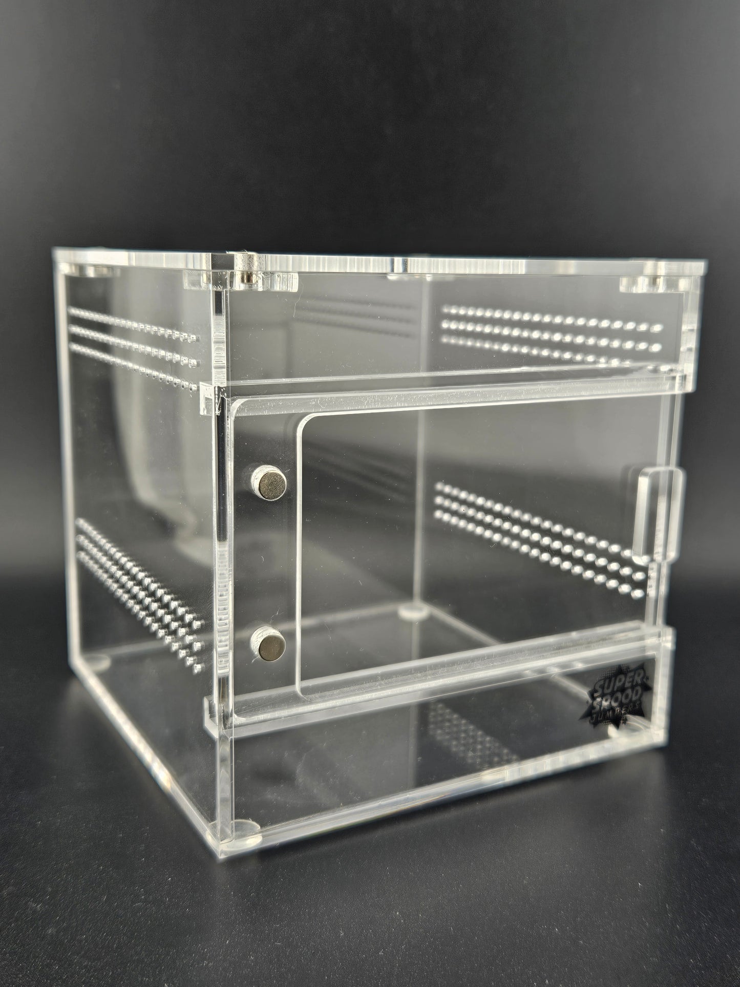 Small Enclosure 4x4x4 in.